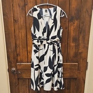 SHEIN Black and White Leaf Print Midi Dress